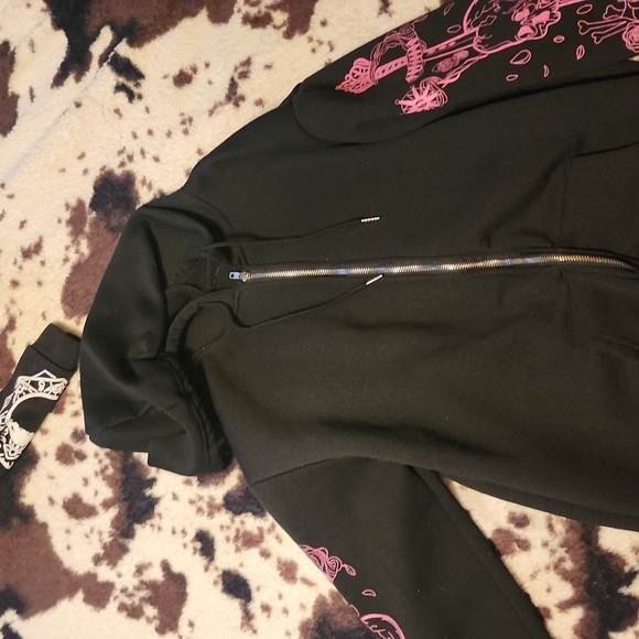 black hoodie with pink 2000s skull design - Picture 3 of 7